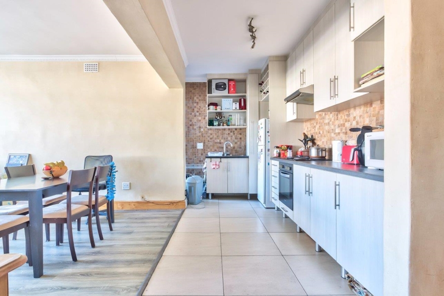 1 Bedroom Property for Sale in Sea Point Western Cape